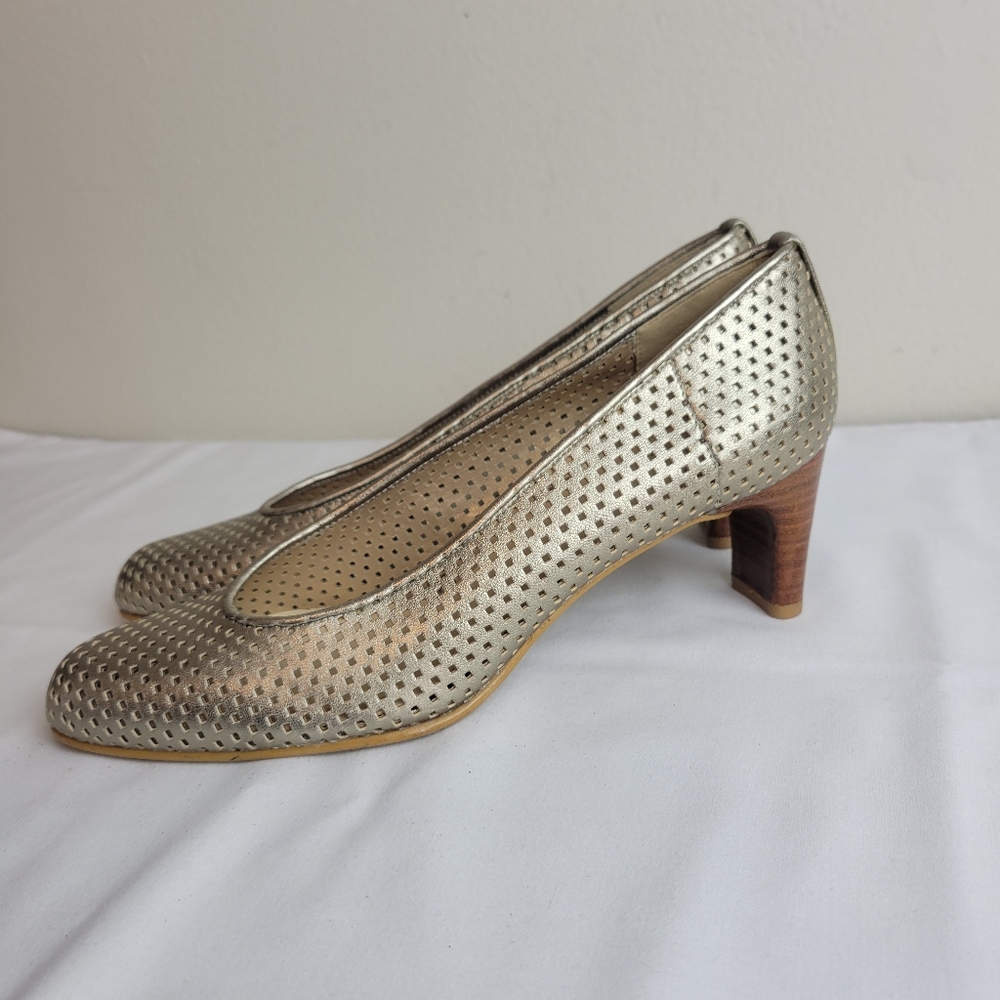 Stuart Weitzman Perforated Leather Mesh Metallic Gold, Pumps Heel Size 7 M